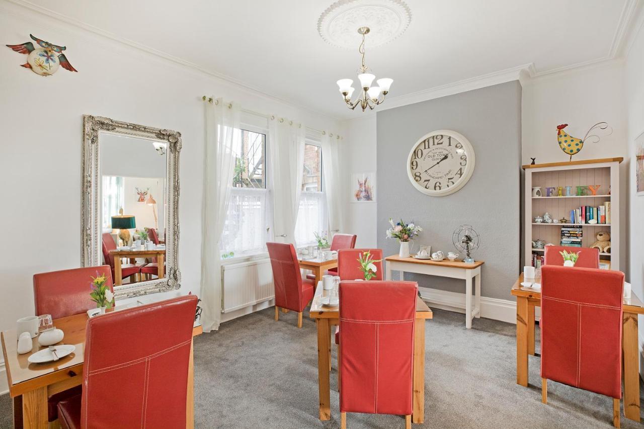 White Rose Guest House Filey Esterno foto